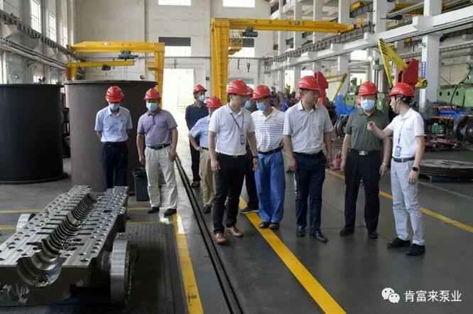 董事长、总经理陈迪，党委副书记黎宇明陪同调研组一行参观开云官方网站·开云登陆入口-开云(中国)展览室